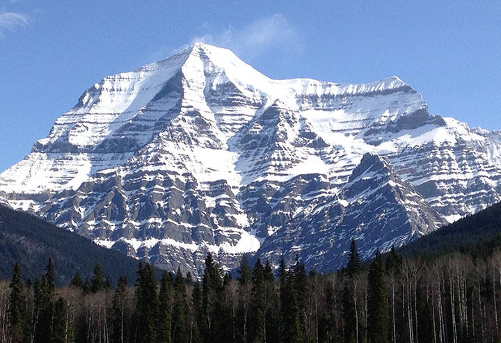 photo of Mount Robson, British Columbia, Canada