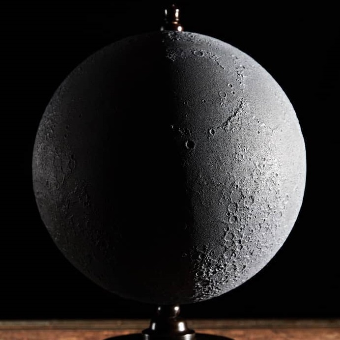 plaster moon globe from Planetenkugel Manufaktur